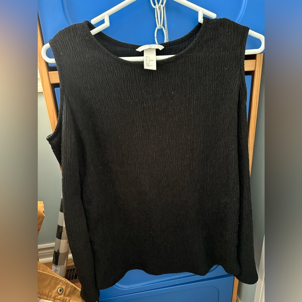 Shoulder Cutout Top